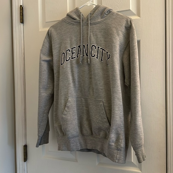 Vintage Tops - Ocean City Hoodie